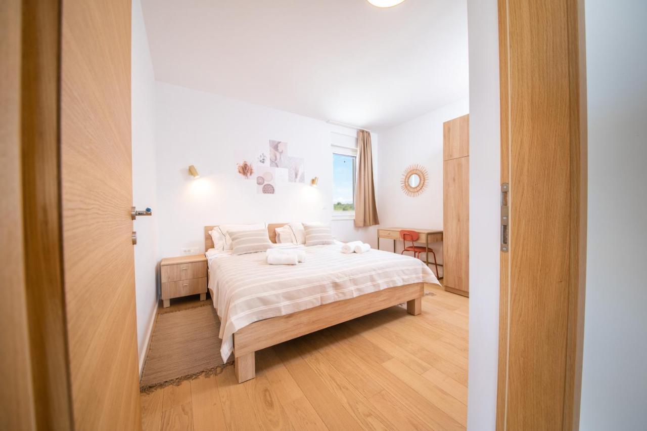 Vrsi Seaside Heights Apartments ภายนอก รูปภาพ